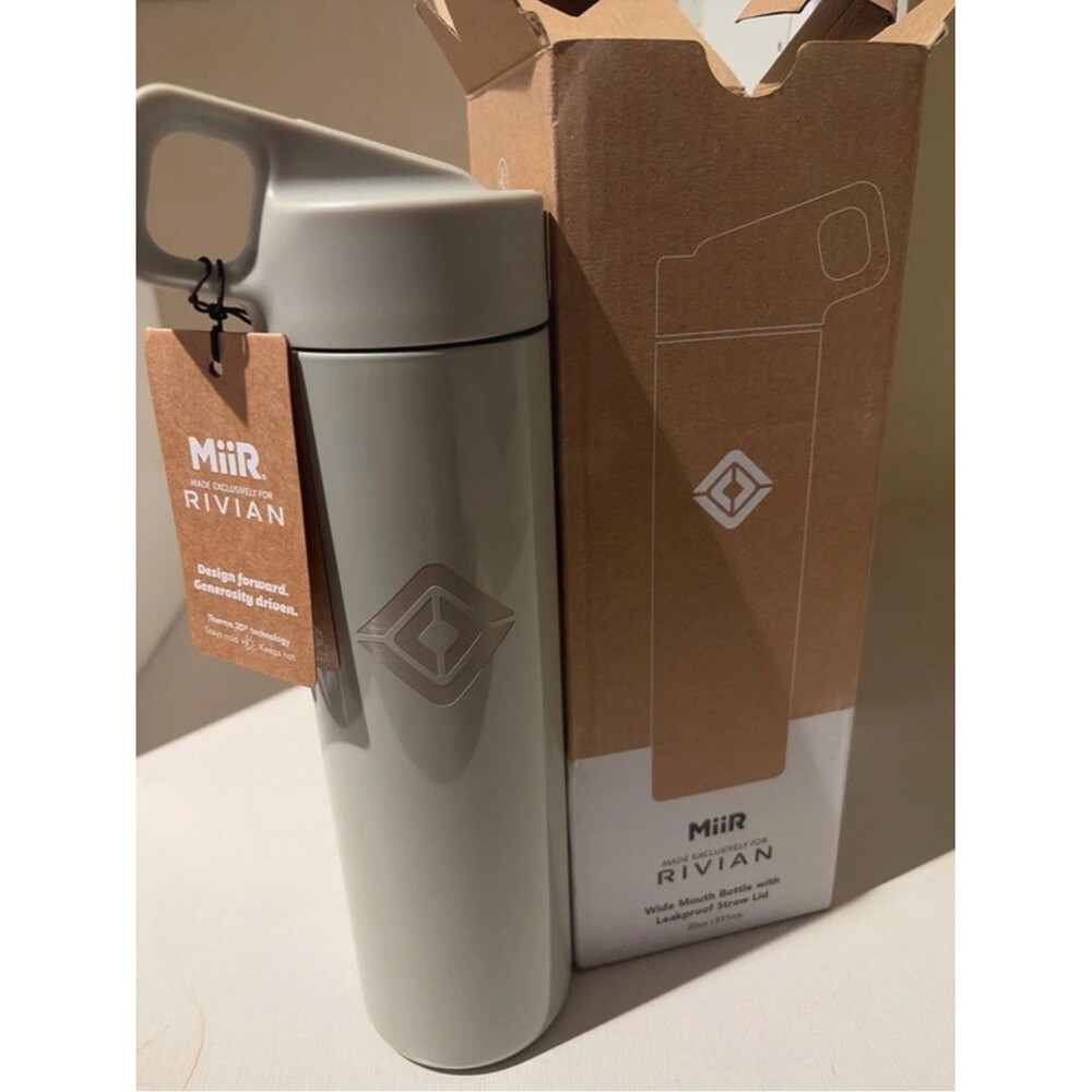 Rivian Branded Metal Waterbottle Green 20oz Insulated Bottle 20oz